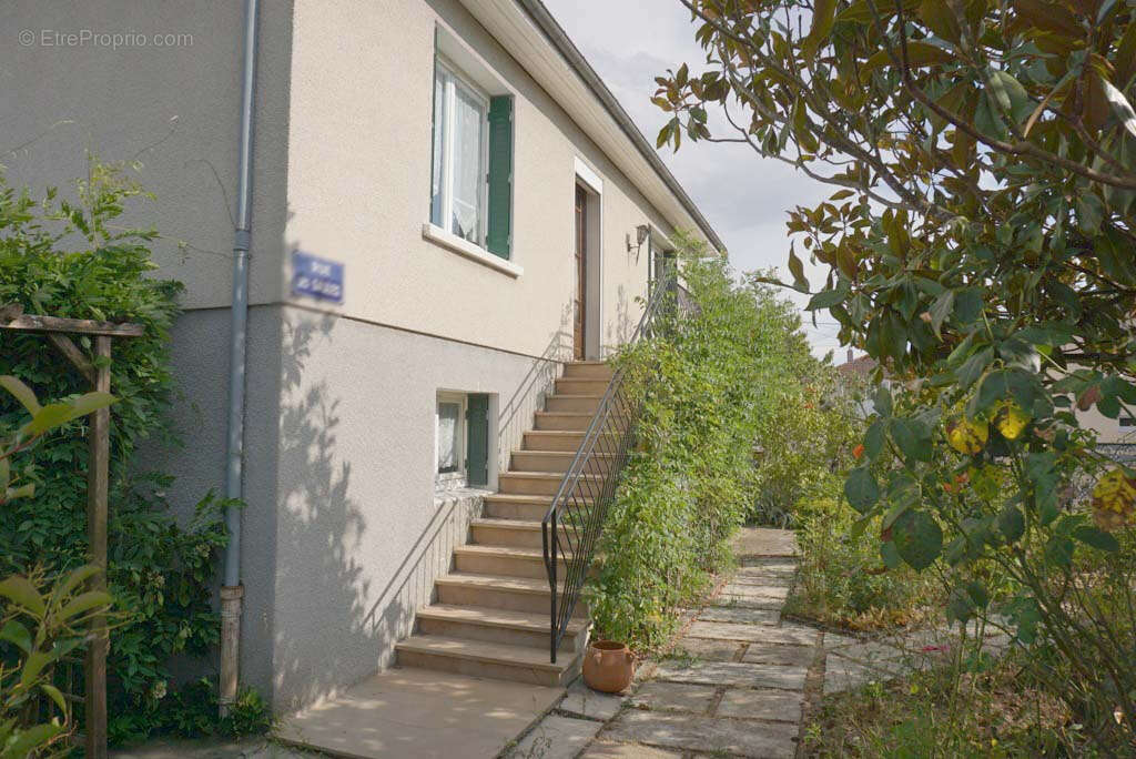 Pavillon sur sous-sol - photo 12
