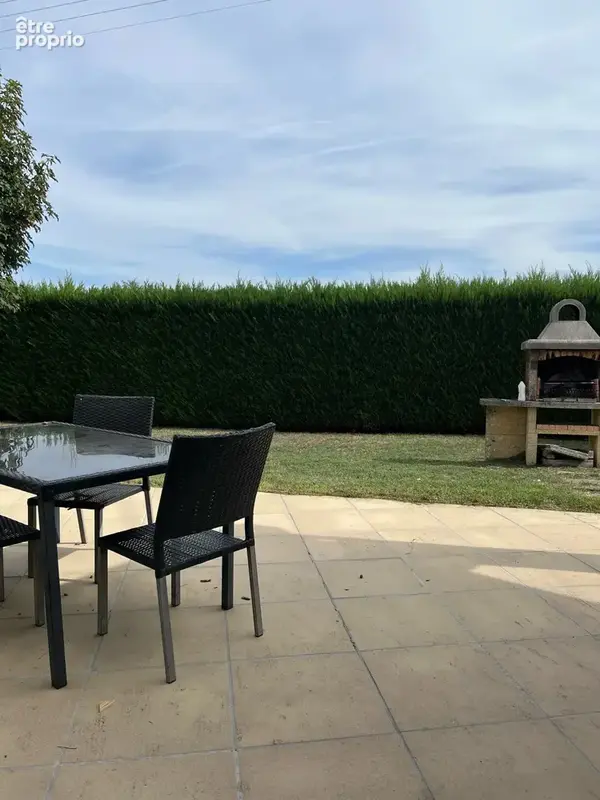 EXCLUSIVITE Pavillon de plain pied avec grands garages et jardin arboré - photo 3