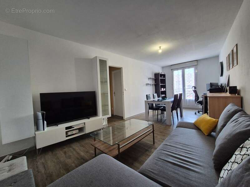 Appartement à AUNEAU