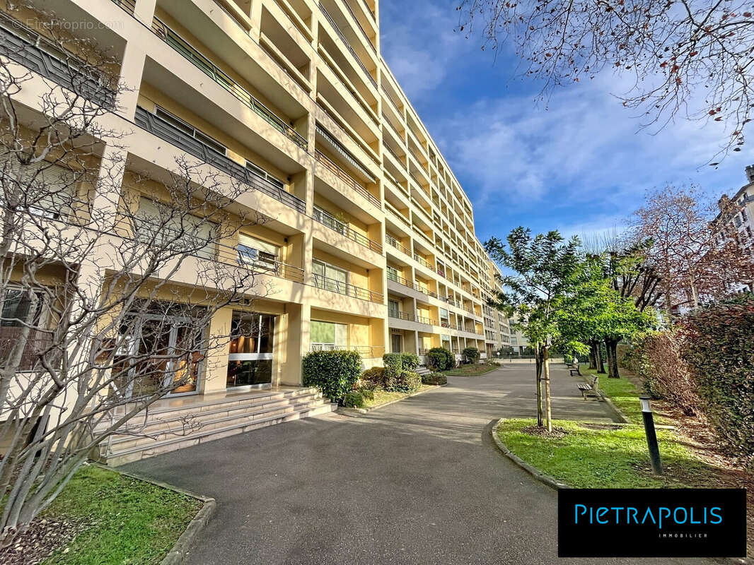 Appartement à LYON-8E