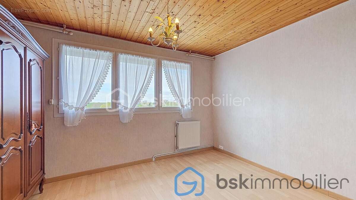 Maison à DOUCHY-LES-MINES