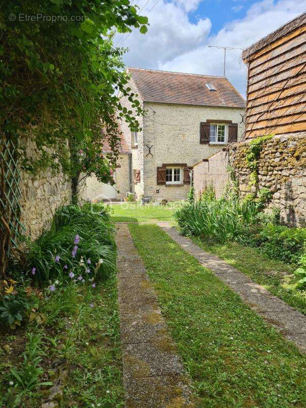 Maison à MORIGNY-CHAMPIGNY