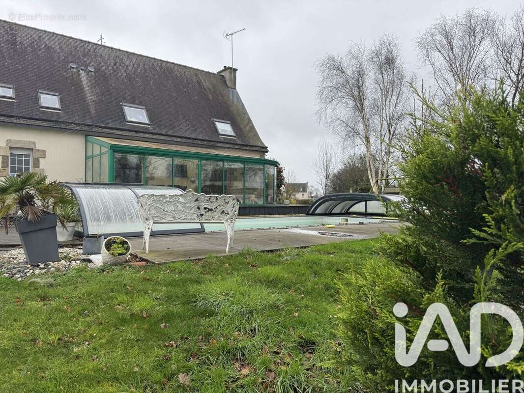 Maison 217 m² à Saint-Gilles-Les-Bois  - photo 5