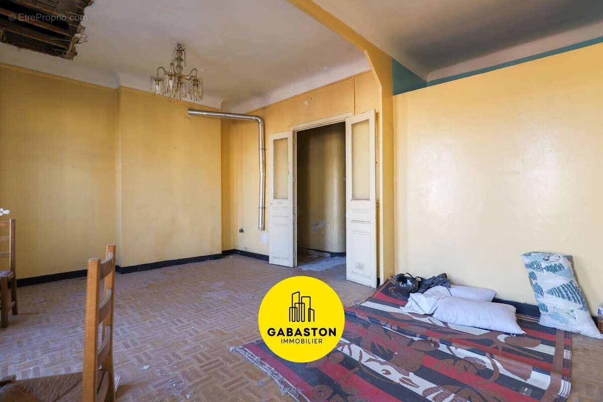 Appartement à MARSEILLE-1E