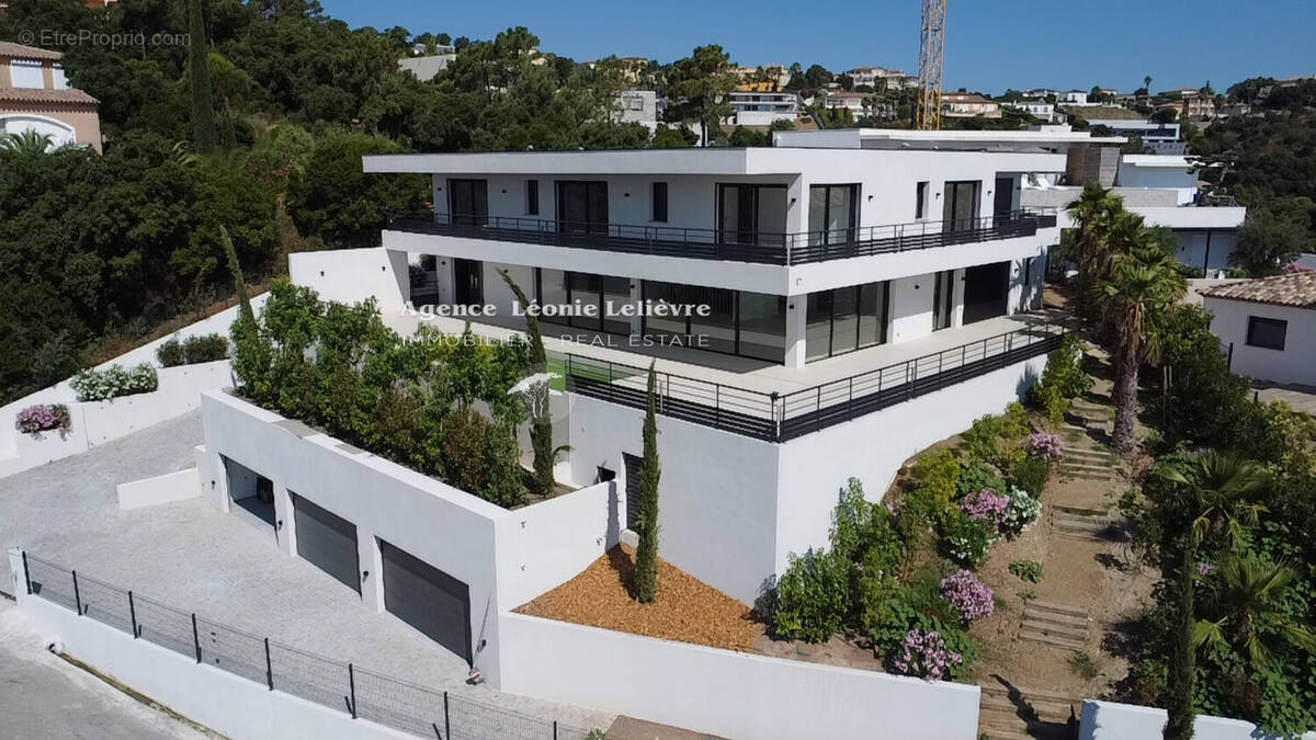 Maison à LES ISSAMBRES