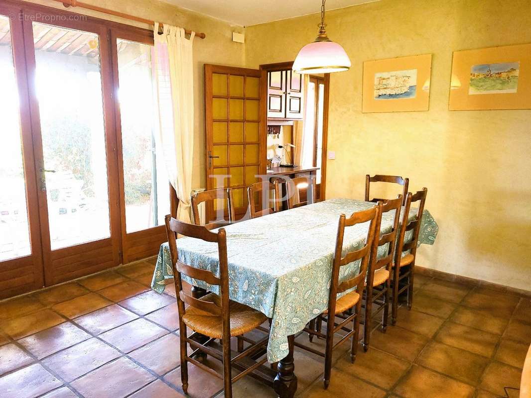 Maison à SAINT-SATURNIN-LES-APT