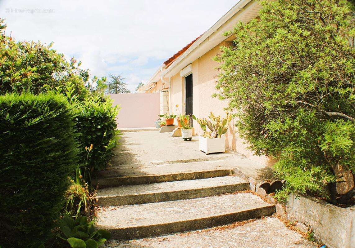 Maison contemporaine de plain pied sur 113 M² - photo 4
