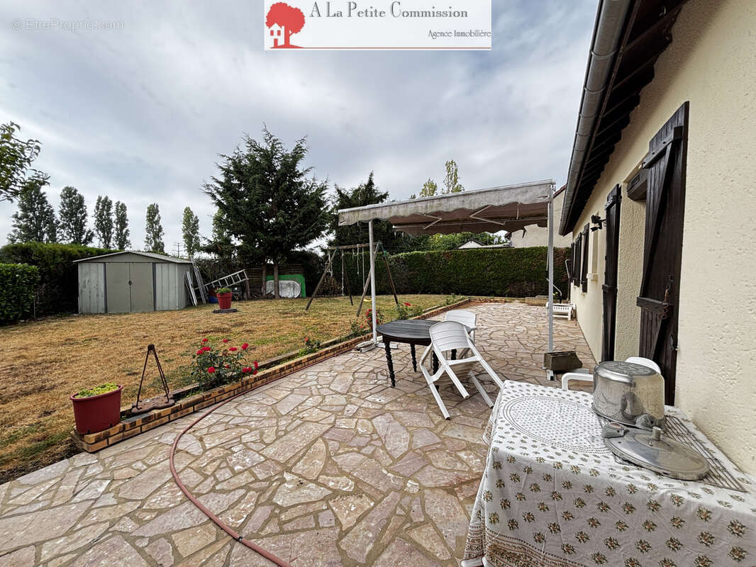 À vendre à Luisant   Une maison familiale aux beaux volumes ! - photo 4