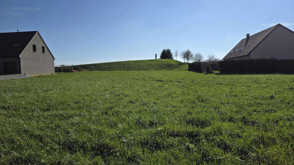 Terrain à SAINT-CALAIS
