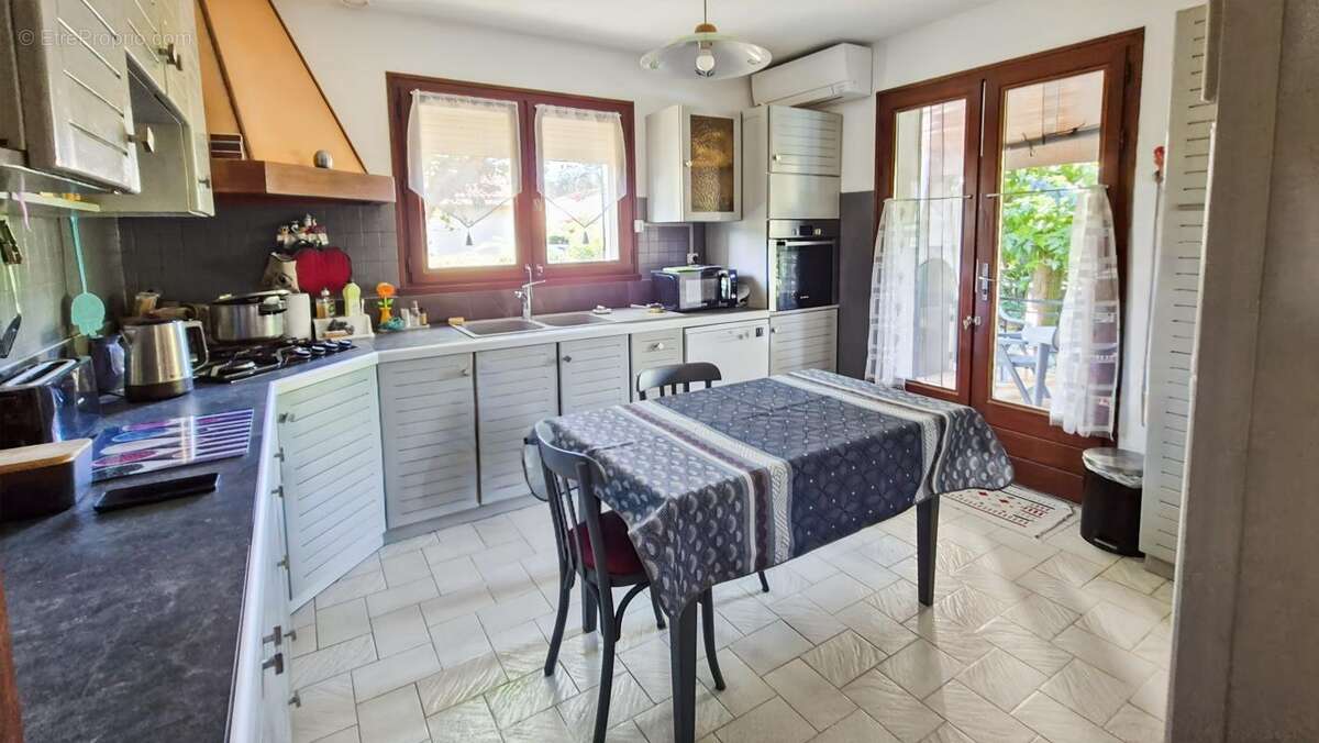 Maison à BAGNOLS-SUR-CEZE