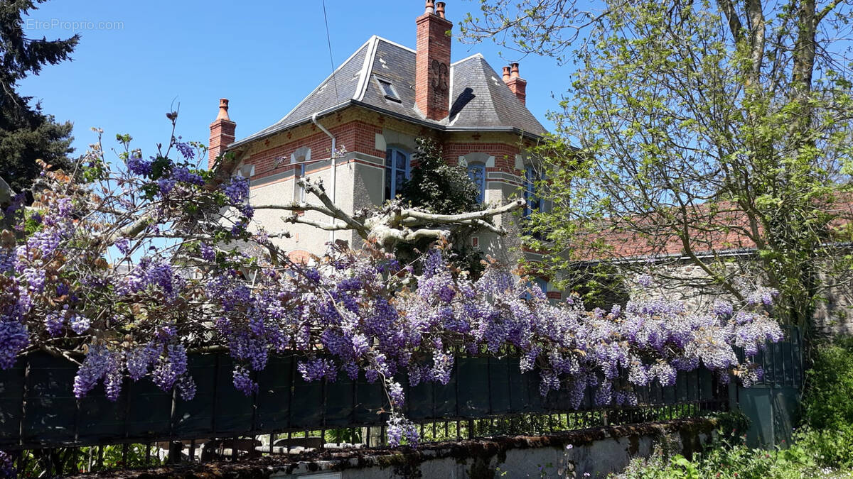 Maison à SAINT-PRIEST-LA-MARCHE