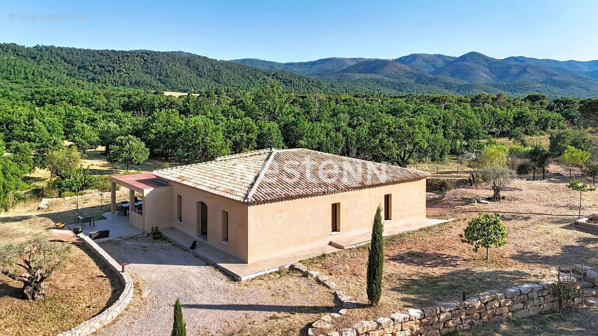 Maison à LA GARDE-FREINET