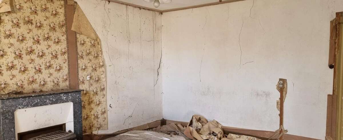 Maison de village à rénover avec ancien magasin - photo 12