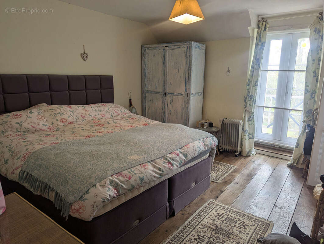 Maison à LASSAY-LES-CHATEAUX