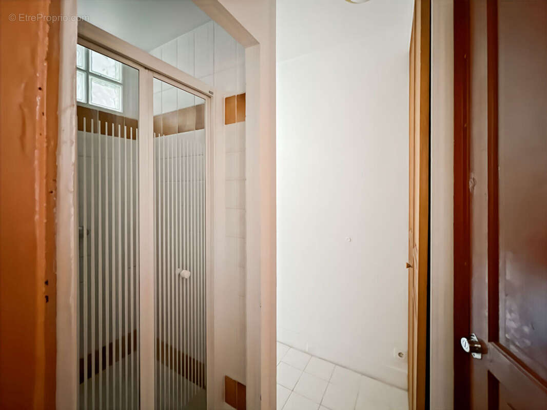 Appartement Paris 15 STUDIO 18 m2 - photo 7