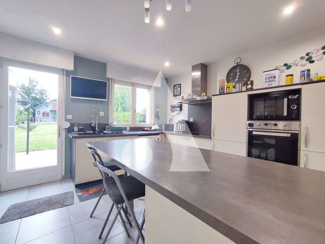 Maison à SAINT-MARTIN-AU-LAERT