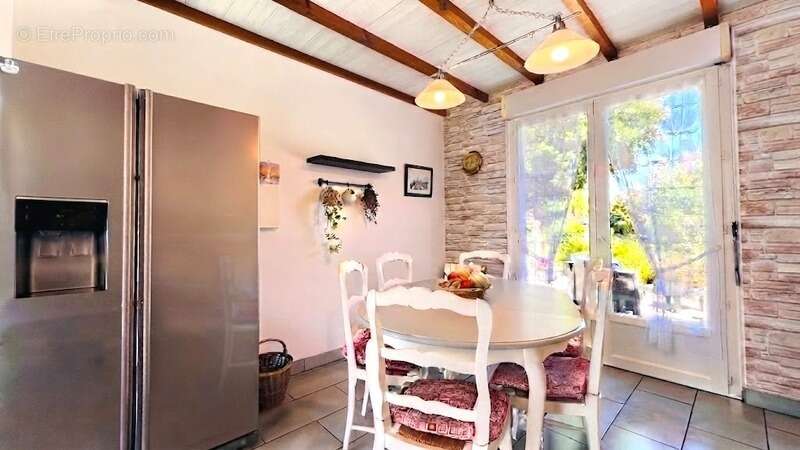 PLOEVEN (29) proche de PLOMODIERN - Maison à vendre de type 5 de 85 m² habitable 100 m² utile - Terrain de 248 m² - Dépendance - photo 9