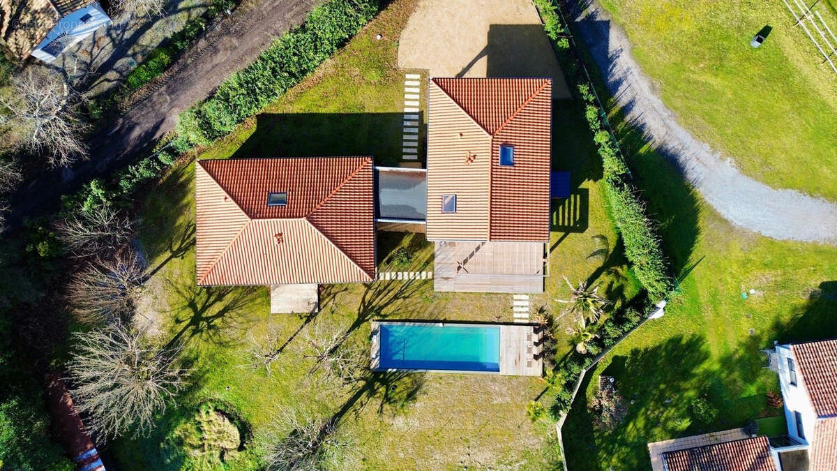 Maison à MOLIETS-ET-MAA