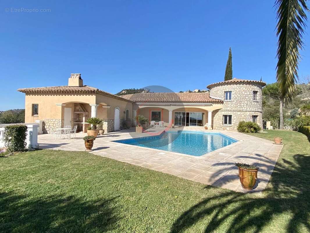 Maison à LES ADRETS-DE-L&#039;ESTEREL