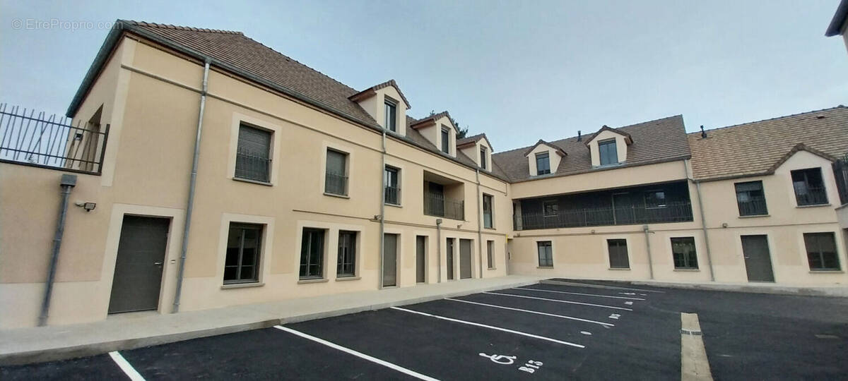 Appartement à EPERNON