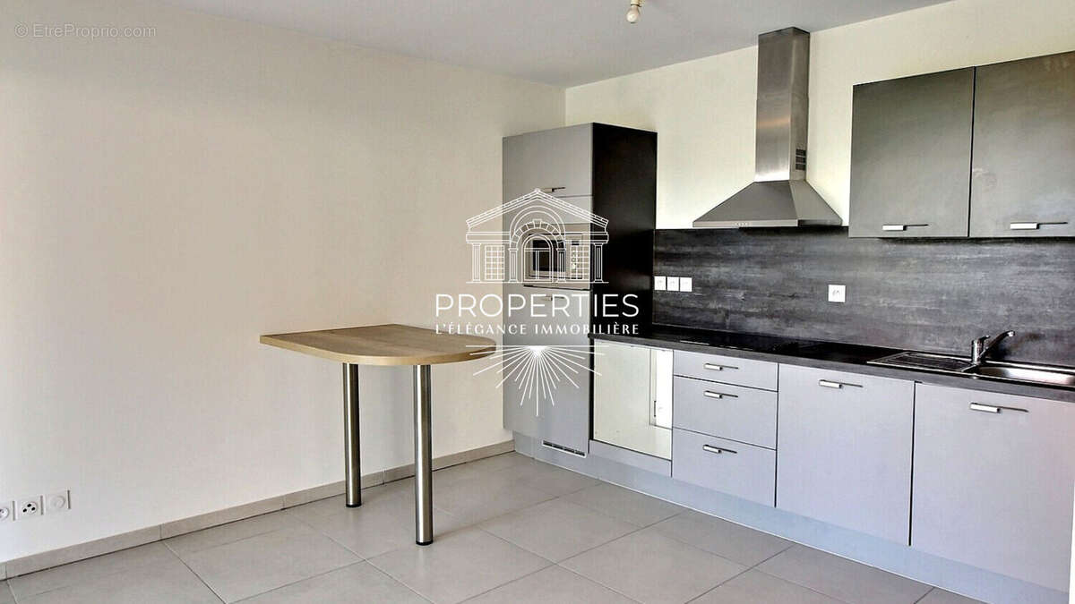 Appartement à BORMES-LES-MIMOSAS