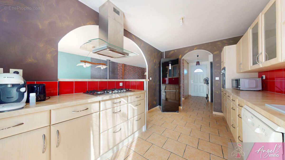 Maison individuelle - 3 chambres - garage - terrain de 1811 m2 - photo 6
