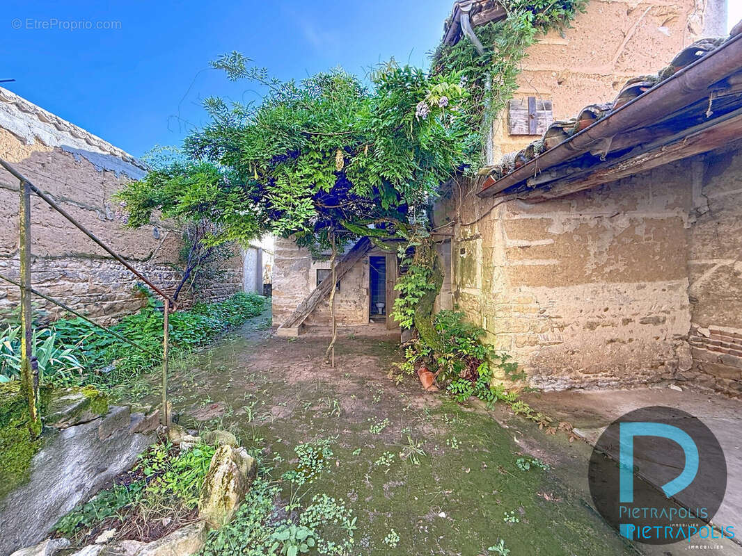 Maison à MONTMERLE-SUR-SAONE