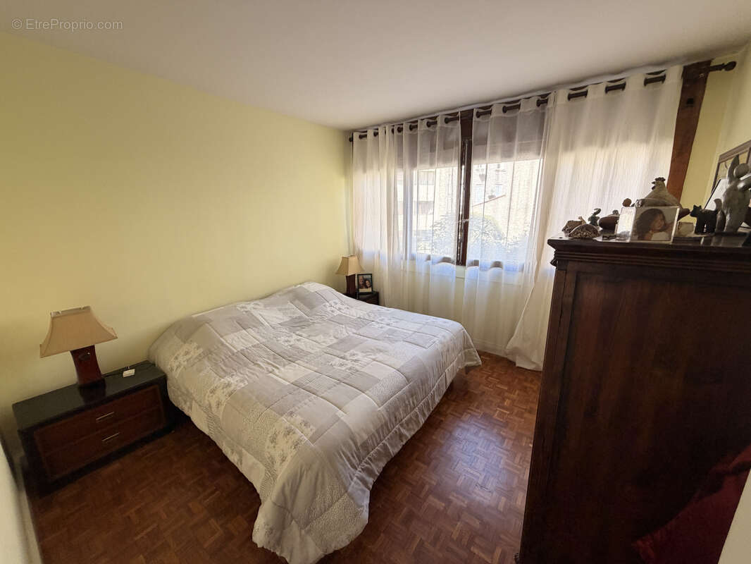 Appartement à MARSEILLE-5E