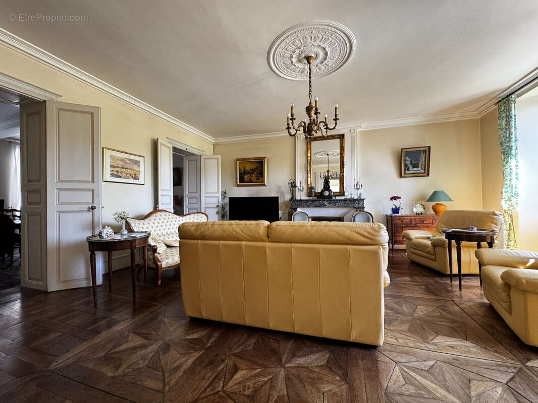 Maison à BARBEZIEUX-SAINT-HILAIRE