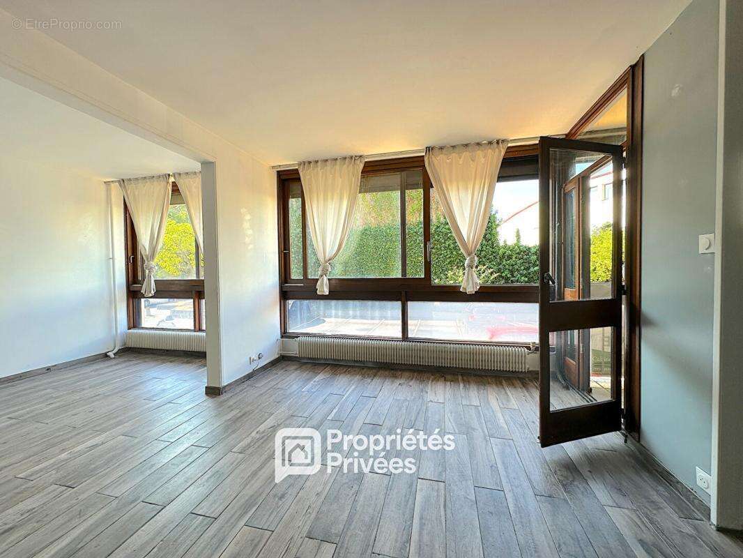 Appartement 4 pièces 79 m2 avec balcon, parking et cave - photo 2