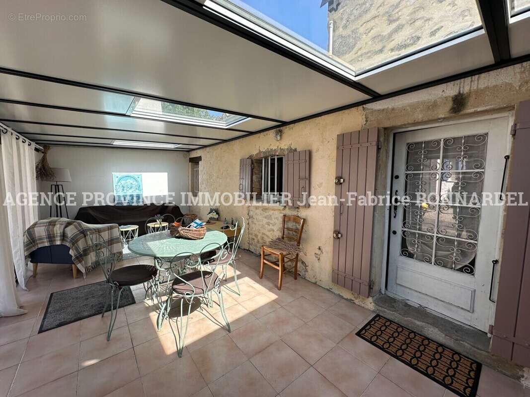 Maison 166 m² à Chantemerle-Les-Grignan  - photo 4