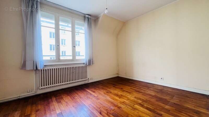 Département Finistère (29) – À vendre à Quimper : Maison T6 de 116 m² habitable (142 m² utiles) sur un terrain de 354 m² avec ga - photo 5