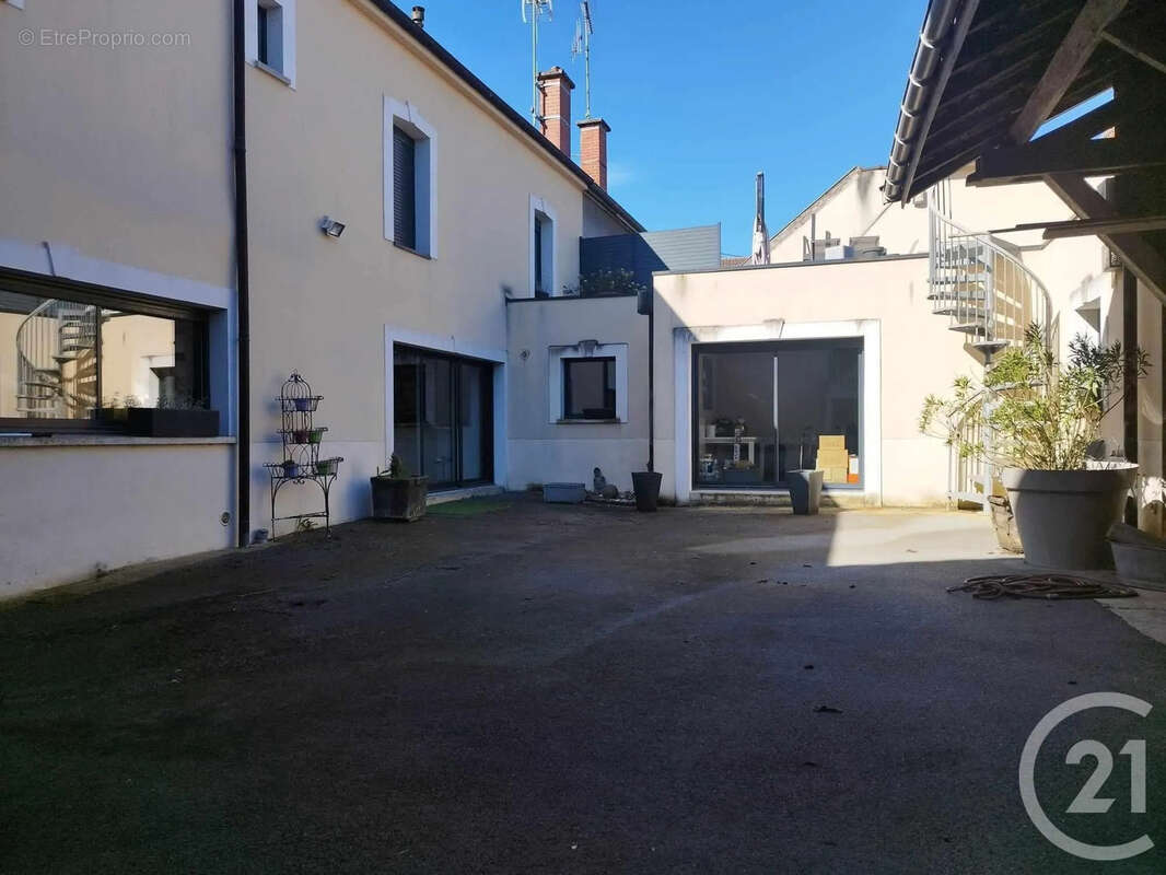 Maison à MAILLY-CHAMPAGNE