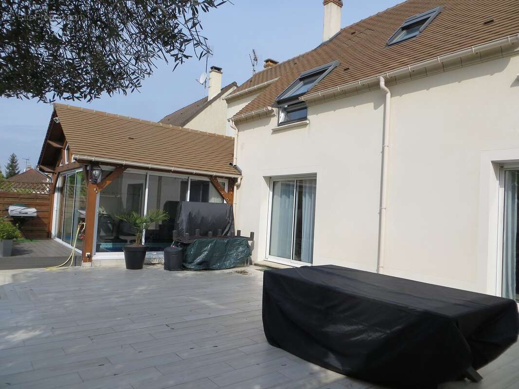 Maison à ISSOU