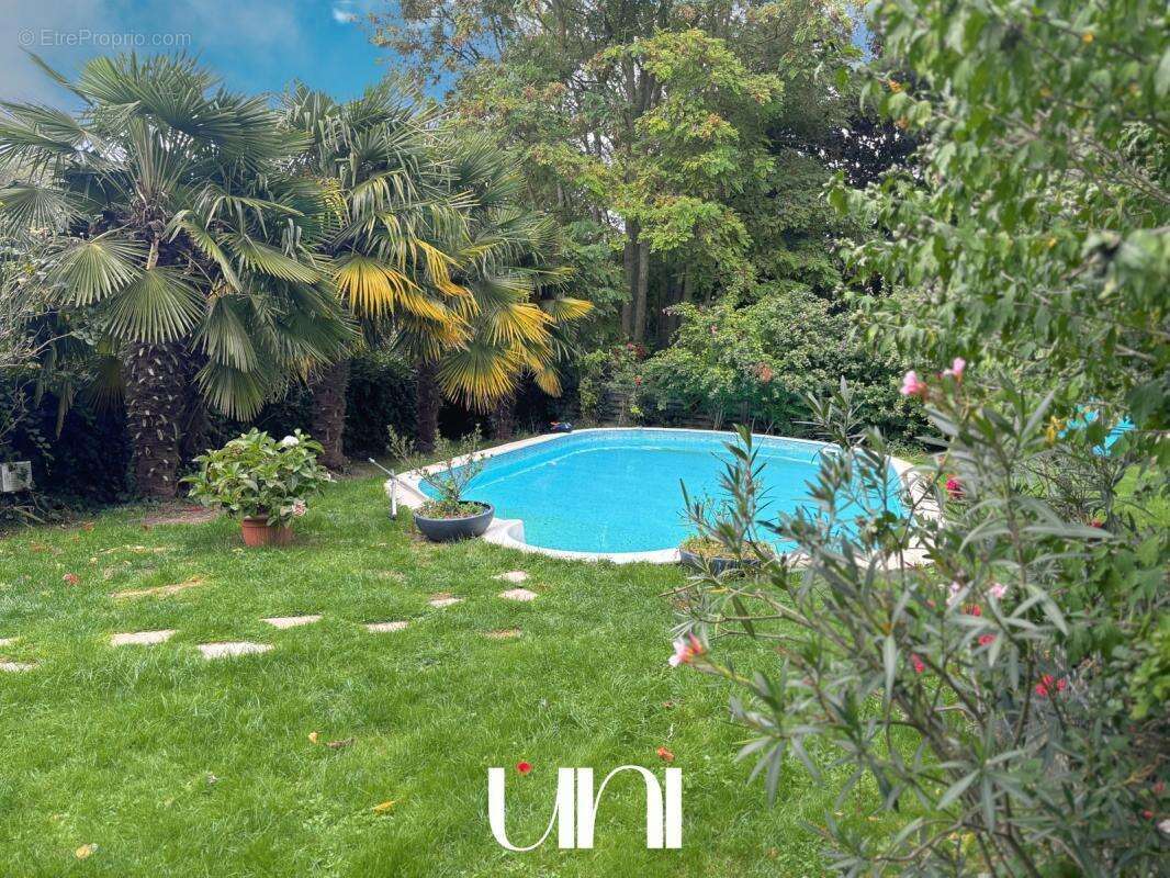 Maison à MEZIDON-CANON