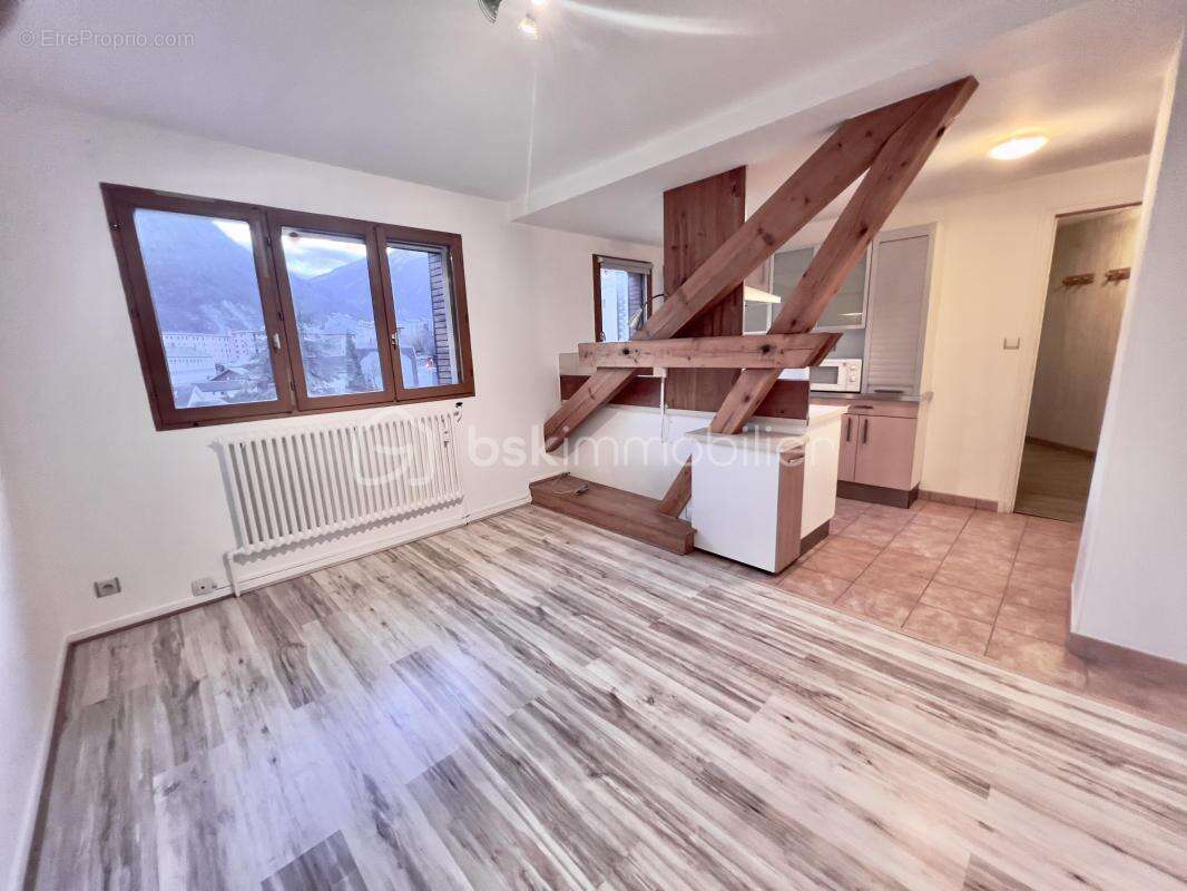 Appartement à SAINT-JEAN-DE-MAURIENNE