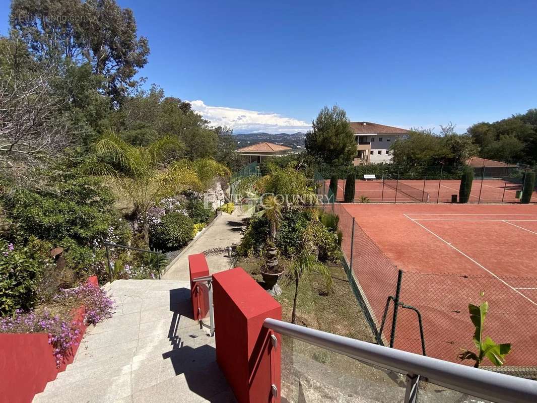 Appartement à MANDELIEU-LA-NAPOULE