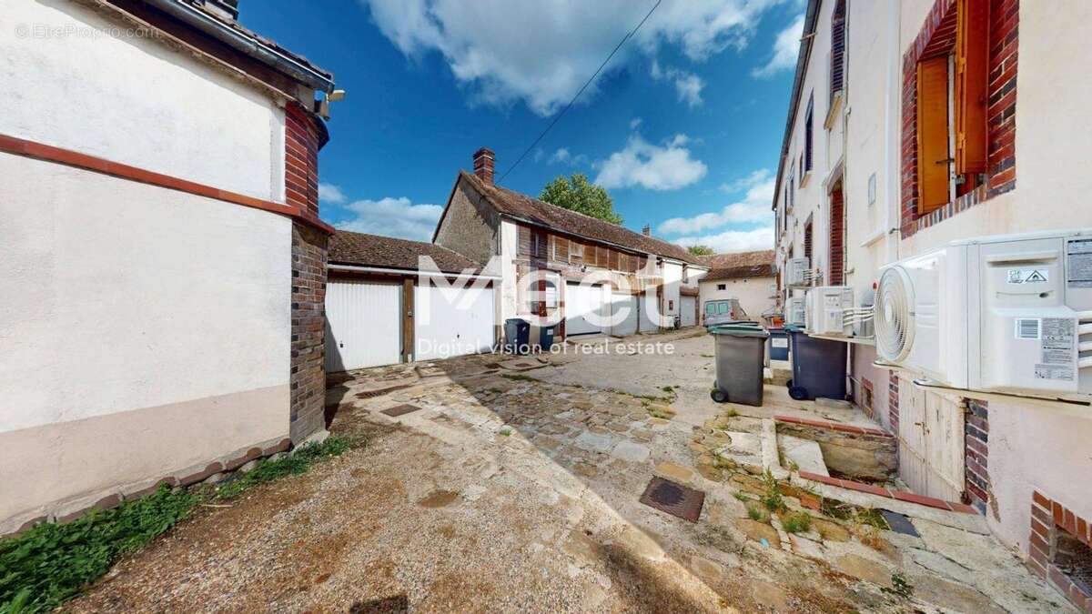 Appartement à BRIENON-SUR-ARMANCON