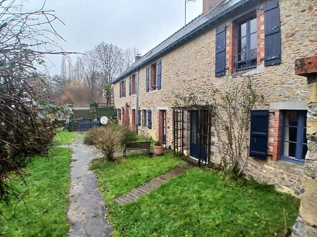 Maison à LA CROPTE