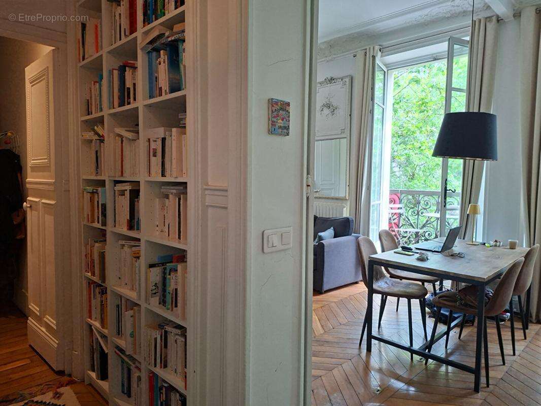 Appartement à PARIS-10E