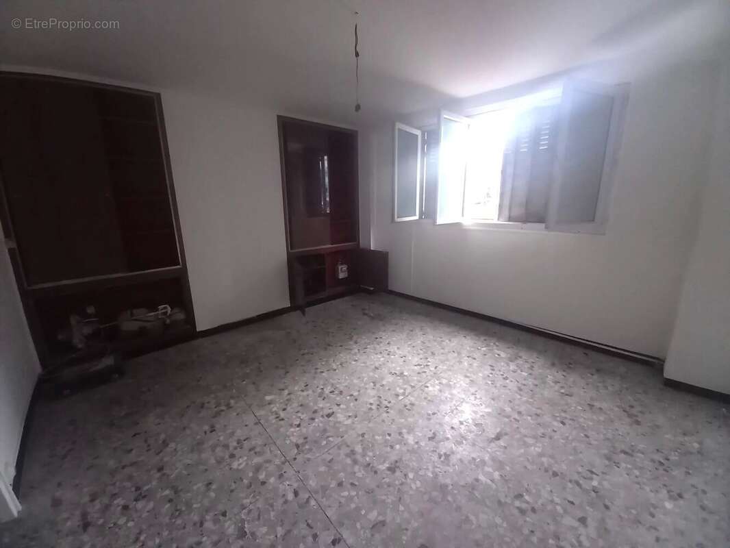 Appartement à VAUJOURS