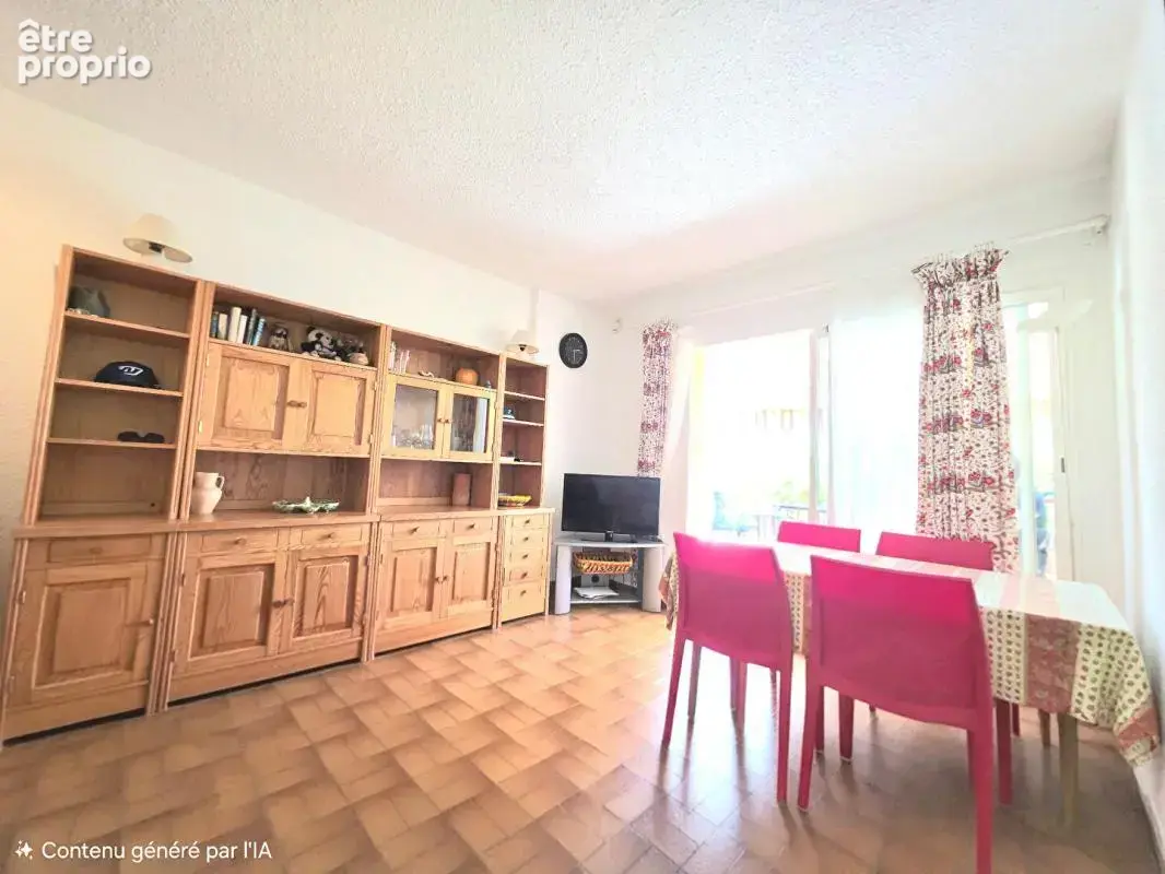 Maison Le Lavandou 35 m2 ,piscine ,terrasse face a la mer ,parking, cellier - photo 2
