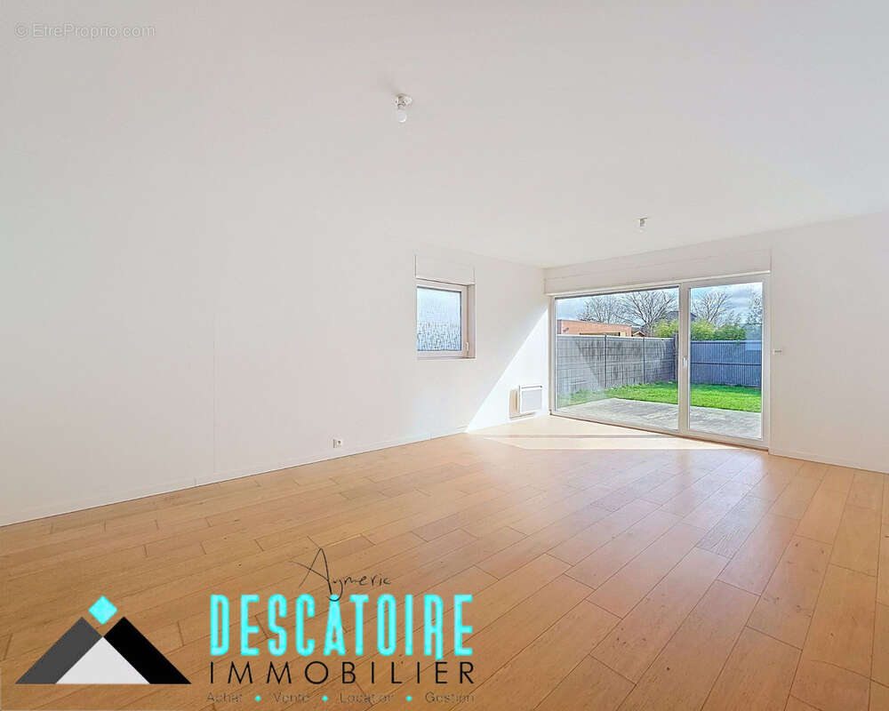 Maison à LA CHAPELLE-D'ARMENTIERES