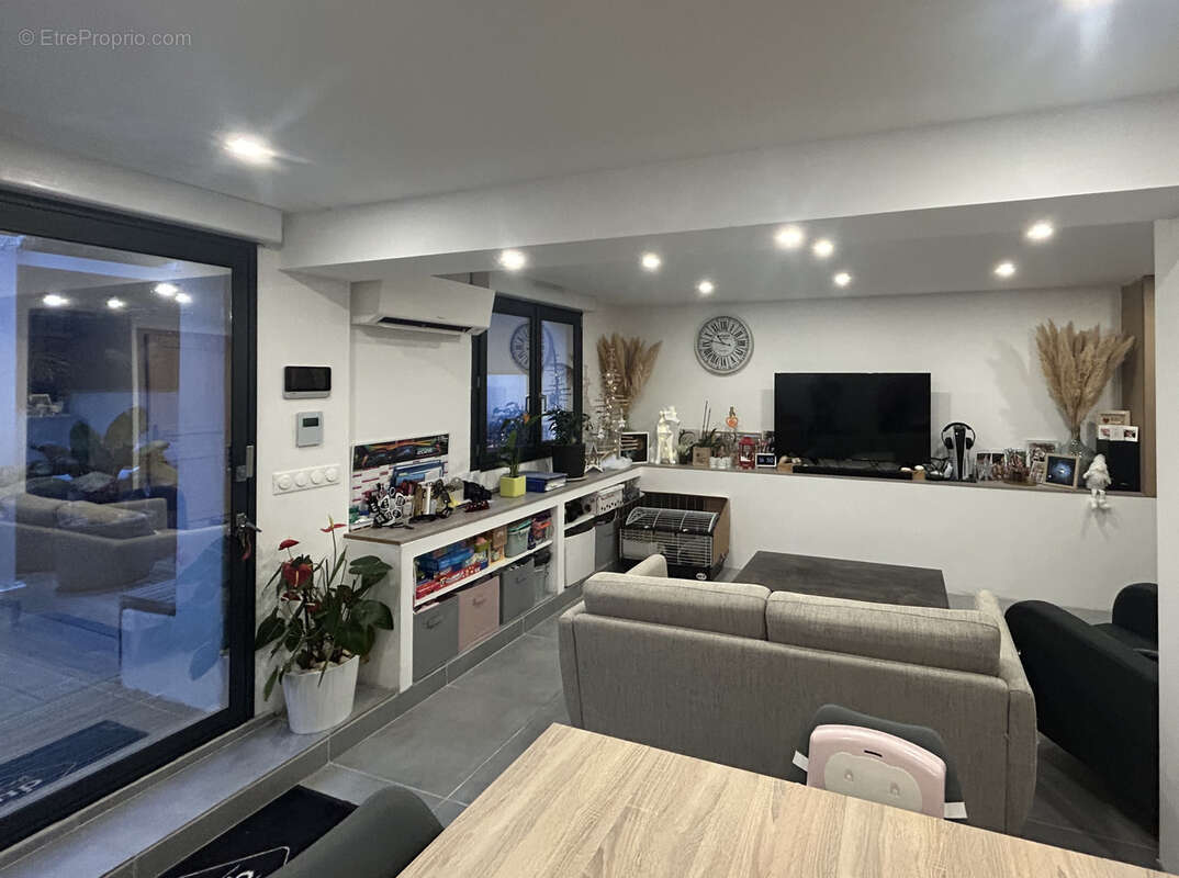 Maison à LE CASTELLET