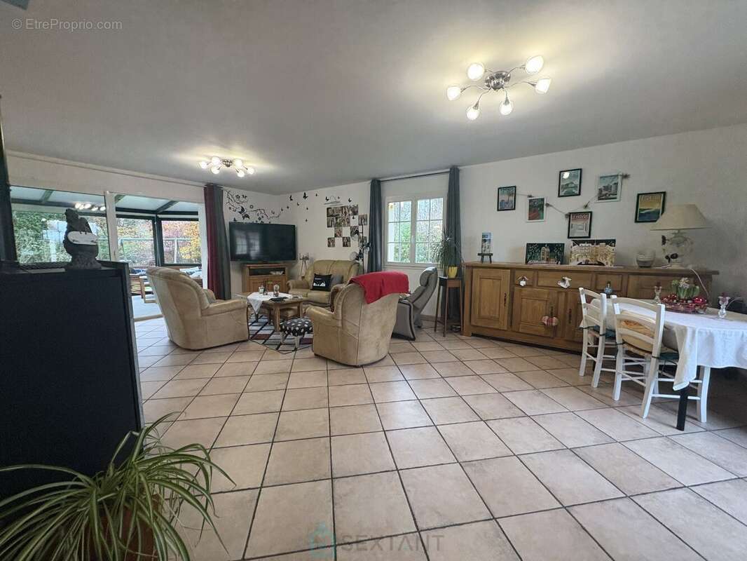 Maison à LE TILLEUL