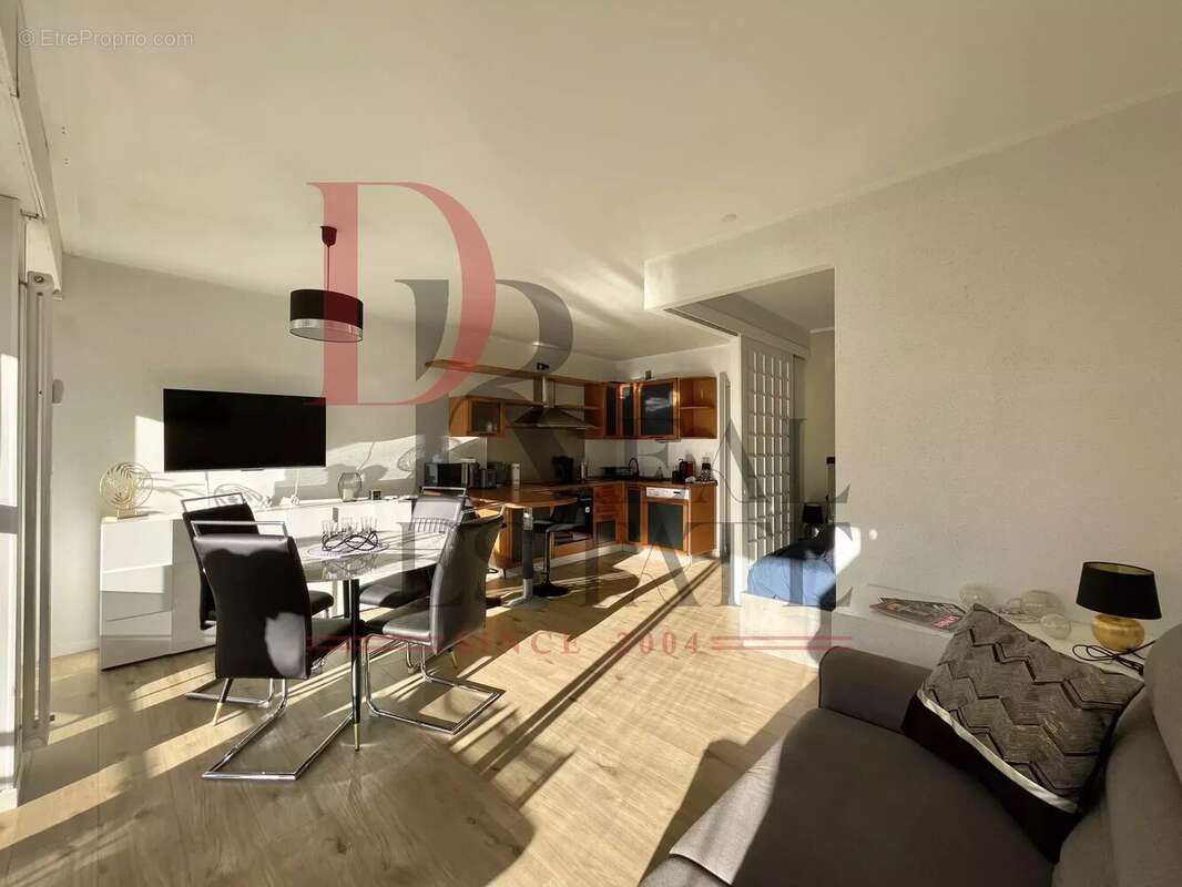 Appartement à ROQUEBRUNE-CAP-MARTIN