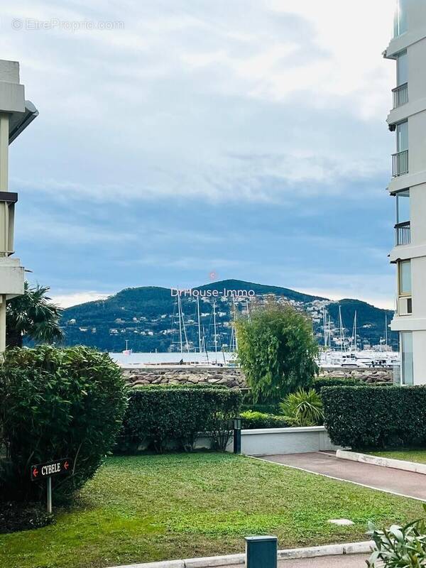 Appartement à MANDELIEU-LA-NAPOULE