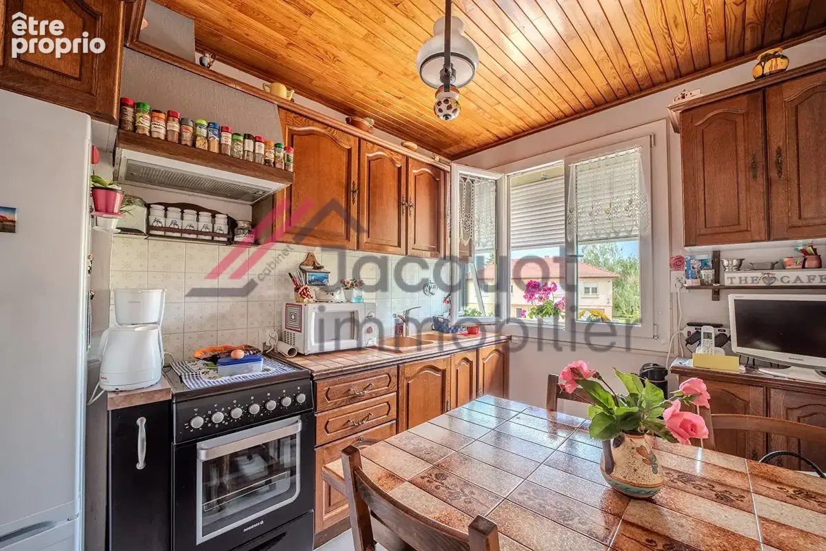 Appartement 53 m² à Lons-Le-Saunier  - photo 6