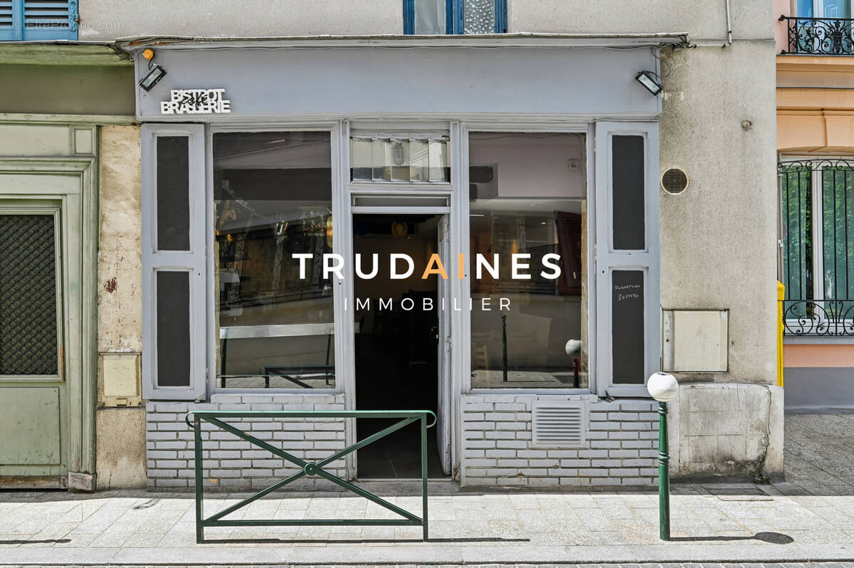 Commerce à PUTEAUX