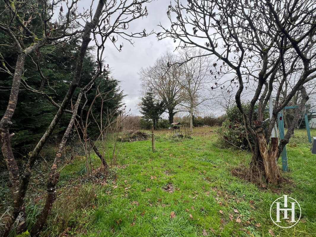 Maison à LURCY-LEVIS